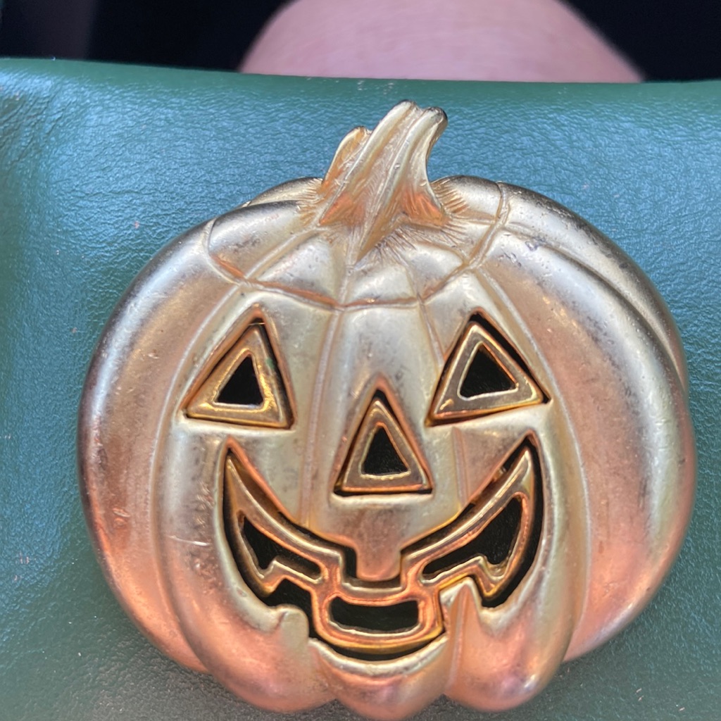Pumpkin Jack O Lantern Gold Tone Brooch 15$